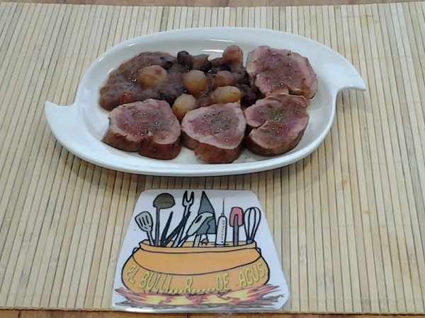 Solomillo de cerdo con salsa de Oporto, pasas y uvas (2)
