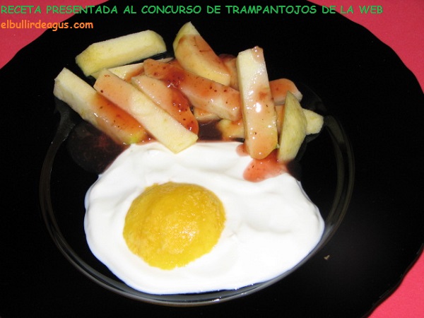 Huevo frito con patatas y ketchup (2)