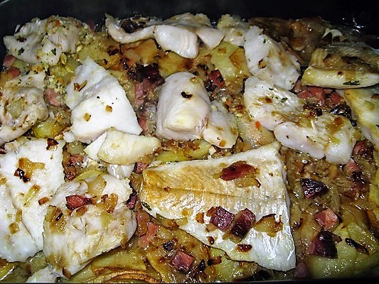 Merluza al horno con patatas