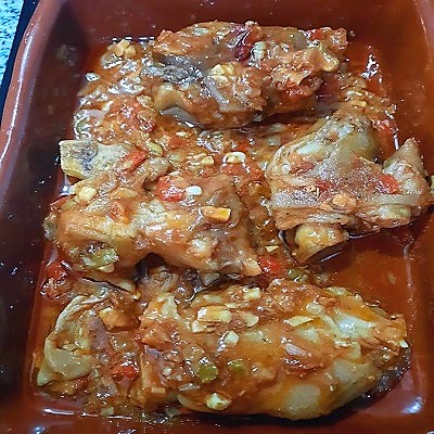manitas de cerdo en salsa andaluza